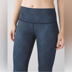Lululemon High Times Pant *Full-On Luxtreme
Star Pixel Aquamarine size 4 EUC
